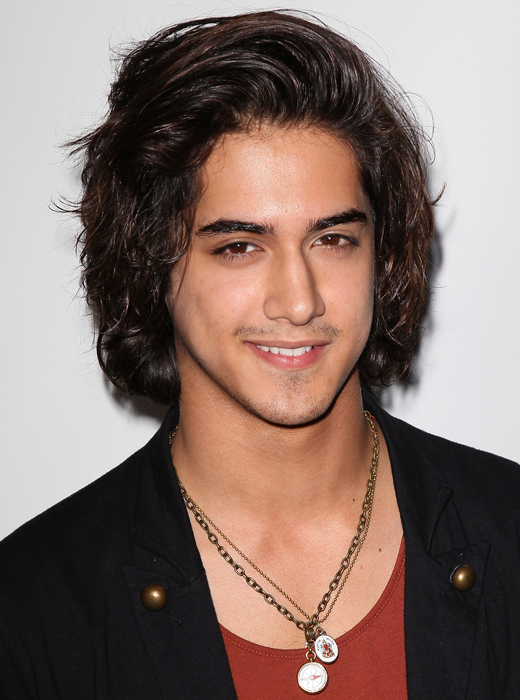 Avan Jogia boyfriend